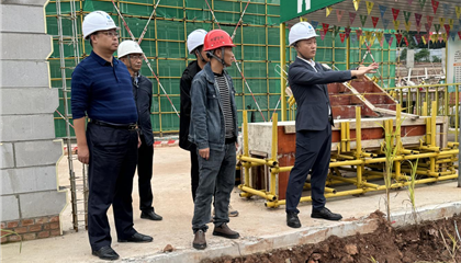 向誠、石鎮(zhèn)槐暗訪工程項(xiàng)目建設(shè)和企業(yè)運(yùn)營管理工作